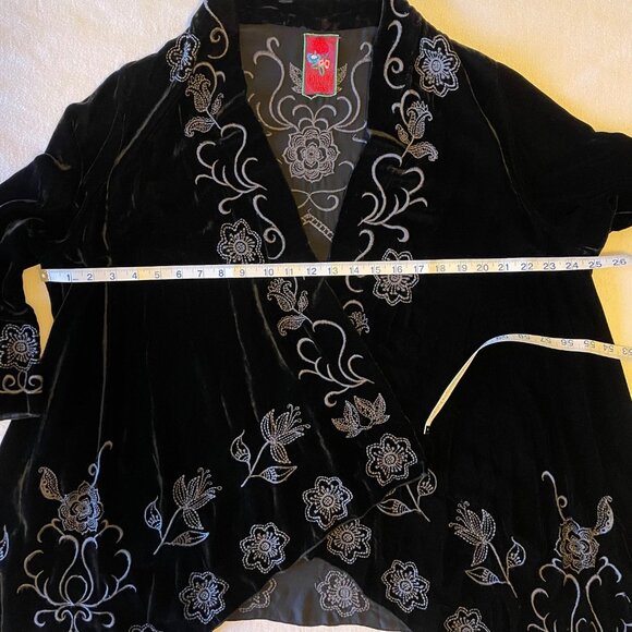 Johnny Was Black Velvet Kimono Jacket - Picture 5 of 8